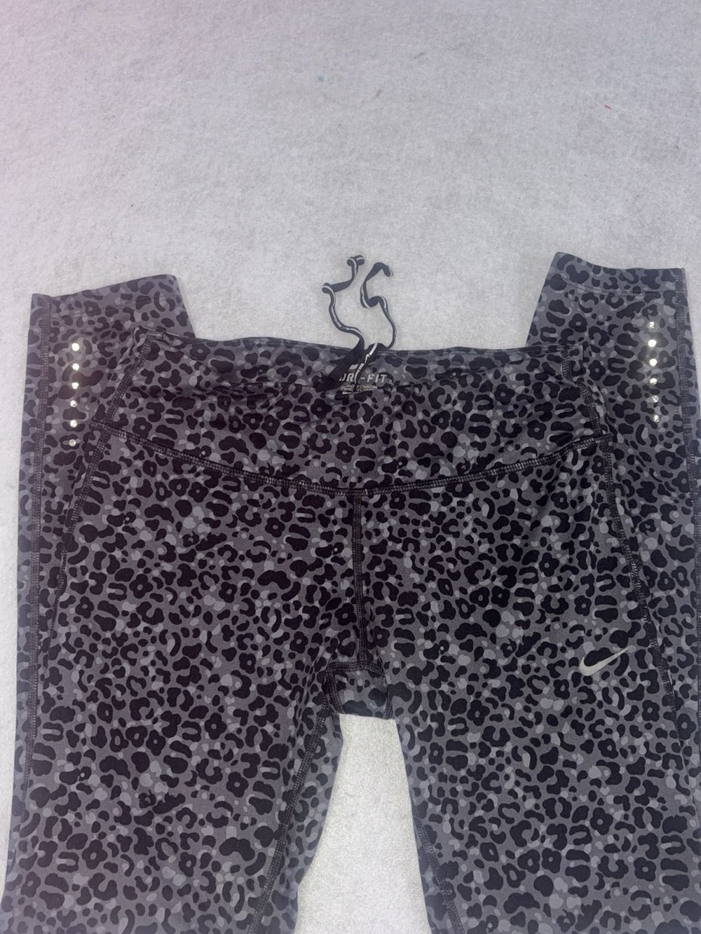 Nike Girls' Gray and Black Leopard Print Leggings